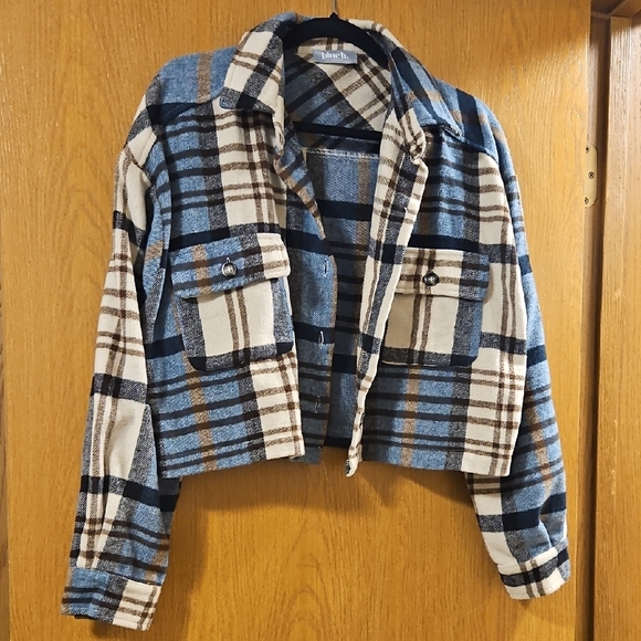 blue b Jackets & Blazers - Forever 21 Plaid Cropped Flannel in Blue and Brown